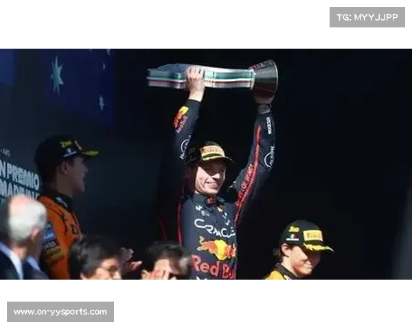 维斯塔潘心理战术施压迈凯伦，公开呼吁公平竞争