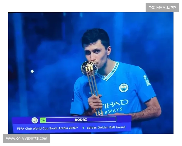 罗德里红牌瞬间：曼城中场1分钟两黄，球队崩盘导火索